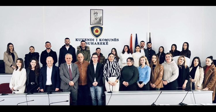 Projekti: “Ngritja e kapaciteteve të të rinjëve përmes trajnimeve profesionale dhe orientimit në karrierë”