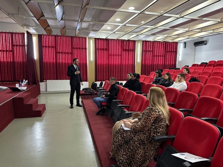 Projekti: “Ngritja e kapaciteteve të të rinjëve përmes trajnimeve profesionale dhe orientimit në karrierë”