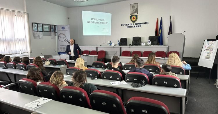 Projekti: “Ngritja e kapaciteteve të të rinjëve përmes trajnimeve profesionale dhe orientimit në karrierë”