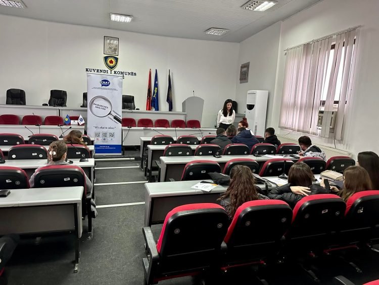 Projekti: “Ngritja e kapaciteteve të të rinjëve përmes trajnimeve profesionale dhe orientimit në karrierë”